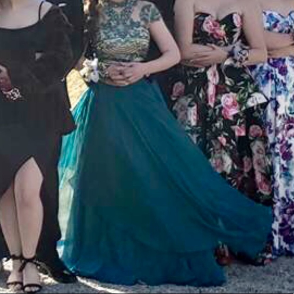 Sherri Hill Prom Dress - Picture 7 of 8